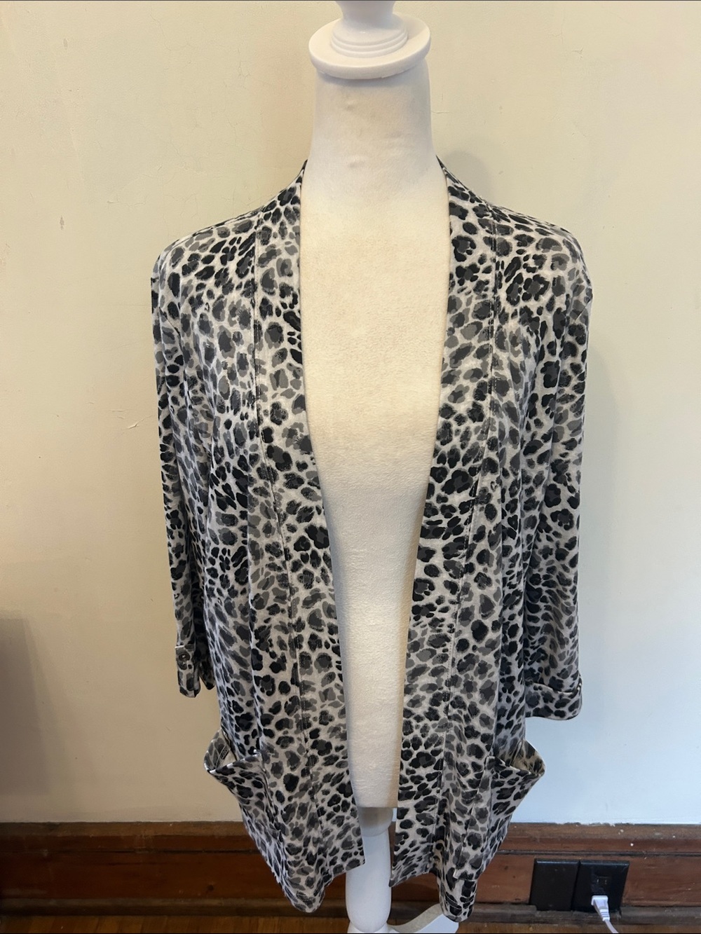 Studio Works Lightweight Leopard Print Open Cardigan - Black & White Size M NWT